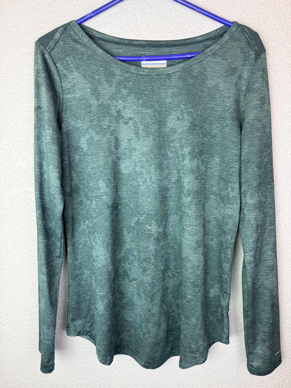 Columbia Shirt Womens Medium Green Camo Omni-Shade Long Sleeve Hiking UPF